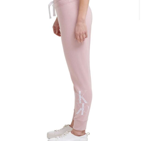 Pantalon deportivo mujer marca Calvin Klein color rosa