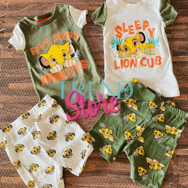 Set de pijamas de rey leon marca disney para niño verde y blanco