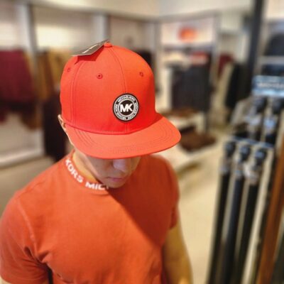 Gorro  Jockey hombre Michael Kors color rojo ..