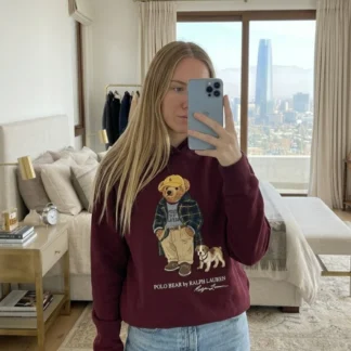 polerón polo ralph lauren polo bear classic wine burdeos mujer trendstore chile original • hoodie polo bear con perrito ralph lauren vista frontal compra segura chile • detalle estampado polo bear ralph lauren burdeos mujer producto exclusivo chile • polerón ralph lauren mujer capucha vista lateral envío a todo chile trendstore • textura hoodie algodón polo ralph lauren burdeos premium original chile • polerón polo bear outfit urbano chic mujer trendstore chile exclusivo • hoodie ralph lauren burdeos bolsillo canguro detalle diseño chile compra segura • polerón polo ralph lauren mujer original chile envío seguro trendstore