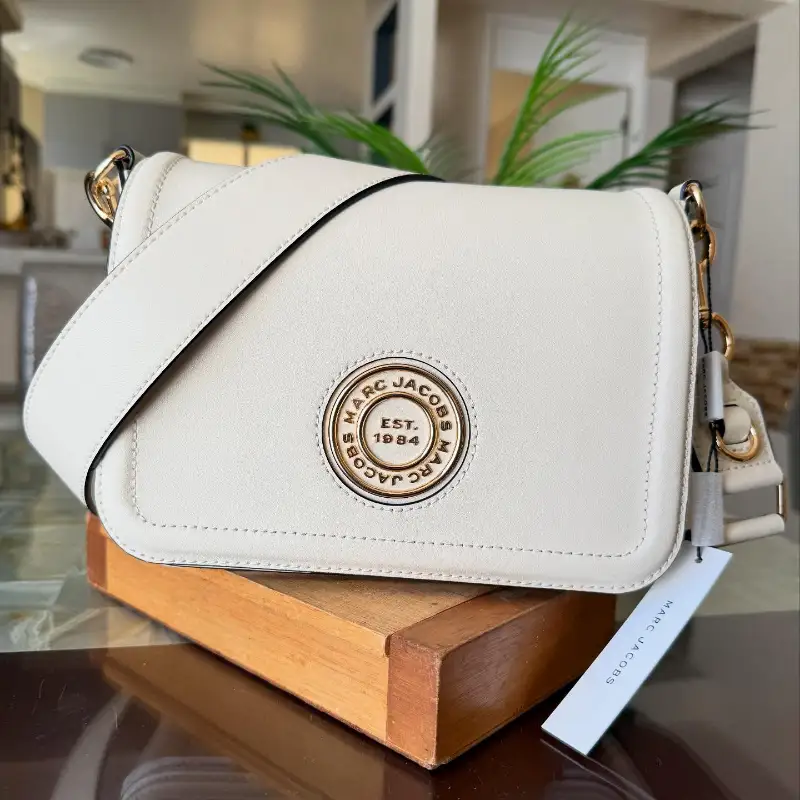 CARTERA MARC JACOBS CAFE Leather Full Flap Logo Shoulder Bag Crema