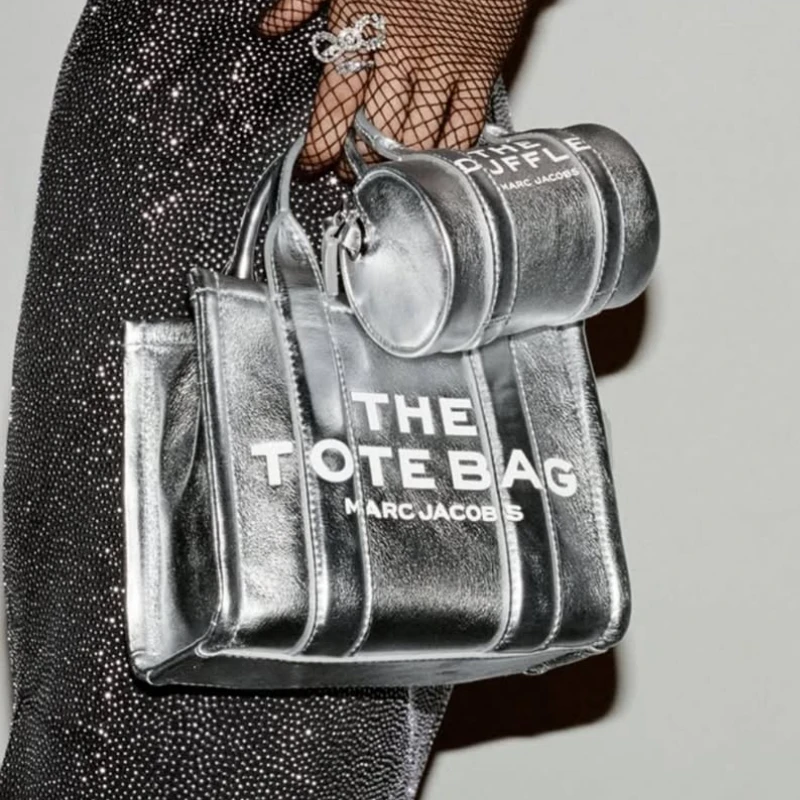 THE TOTE BAG CUERO - MARC JACOBS - SILVER