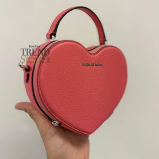 Bandolera Michael Kors Jet Set corazón original Trendstore Chile compra segura Michael Kors bolso corazón pequeño mujer vista frontal envío a todo Chile Detalle bandolera corazón Michael Kors herrajes dorados original Chile Cartera Michael Kors Jet Set pequeña crossbody corazón mujer Trendstore Chile Vista lateral bolso corazón Michael Kors diseño elegante original Chile Interior bandolera Michael Kors Jet Set corazón ranuras tarjetas Trendstore Chile Bolso Michael Kors corazón mujer original envío seguro Chile