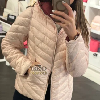 chaqueta michael kors reversible burdeo monograma rosa mujer trendstore chile original • chaqueta acolchada burdeo michael kors vista frontal compra segura chile • detalle monograma rosa michael kors chaqueta reversible mujer exclusivo chile • chaqueta reversible michael kors burdeo vista lateral envío a todo chile • textura nylon chaqueta michael kors burdeo premium trendstore chile • chaqueta burdeo mujer outfit elegante moderno chile exclusivo • chaqueta michael kors mujer capucha cordón ajuste compra online chile • chaqueta michael kors original mujer envío seguro a todo chile trendstore