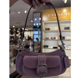 Cartera Coach Ashton Mini gamuza light violet original Trendstore Chile compra segura Coach Ashton mini bolso mujer violeta envío a todo Chile Detalle gamuza bolso Coach Ashton elegante original Chile Mini bolso Coach Ashton crossbody mujer Trendstore Chile Vista lateral cartera Coach Ashton pequeña mujer original Chile Interior bolso Coach Ashton compacto organización Trendstore Chile Shoulder bag Coach mujer original envío seguro Chile