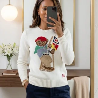 sweater polo ralph lauren polo bear náutico mujer trendstore chile original • sweater polo bear ralph lauren diseño navegación vista frontal compra segura chile • detalle intarsia polo bear náutico algodón mujer exclusivo chile • sweater ralph lauren mujer cuello redondo vista lateral envío chile • textura algodón sweater polo ralph lauren premium trendstore chile • sweater mujer look casual elegante estilo náutico chile exclusivo • sweater polo ralph lauren mujer outfit moderno diseño icónico chile compra online • sweater polo ralph lauren original mujer envío a todo chile trendstore