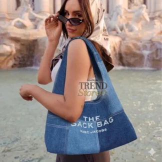 cartera marc jacobs denim sack bag patchwork mujer trendstore chile original • bolso marc jacobs denim azul vista frontal compra segura chile • detalle patchwork denim cartera marc jacobs mujer exclusivo chile • cartera marc jacobs sack bag vista lateral asas hombro envío chile • interior bolso marc jacobs con bolsillo cierre vista detalle chile • cartera mujer denim grande estilo urbano marc jacobs chile exclusivo • bolso marc jacobs mujer amplio premium compra online chile • cartera marc jacobs original mujer envío a todo chile trendstore