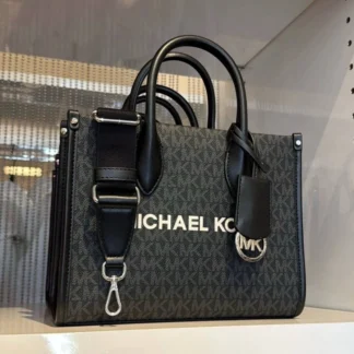 tote michael kors mirella negra monograma mujer trendstore chile original • bolso michael kors negro signature logo vista frontal compra segura chile • detalle monograma negro michael kors bolso mujer exclusivo chile • bolso tote michael kors mirella vista lateral correa ajustable envío chile • interior bolso michael kors bolsillo organizador vista detalle chile • bolso mujer elegante michael kors negro uso diario chile exclusivo • tote michael kors premium negro compra online chile • bolso michael kors original mujer envío a todo chile trendstore