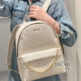 mochila michael kors slater medium crema multicolor mujer trendstore chile • mochila michael kors monograma signature compra segura chile • detalle logo michael kors backpack mujer exclusivo chile • mochila michael kors crema clara vista frontal envío chile • backpack michael kors mujer elegante casual chile exclusivo • mochila michael kors original mujer compra online chile • mochila michael kors urbana sofisticada trendstore chile • michael kors slater medium backpack envío seguro chile