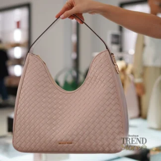 bolso michael kors nayla mediano tejido rosaceo polvoriento mujer trendstore chile original • bolso hombro michael kors rosado suave tejido vista frontal compra segura chile • detalle textura tejido bolso michael kors mujer exclusivo chile • bolso michael kors nayla rosaceo vista lateral asa hombro envío chile • interior bolso michael kors con bolsillo cierre vista detalle chile • bolso mujer elegante rosado suave michael kors uso diario chile exclusivo • bolso michael kors mujer mediano premium compra online chile • bolso michael kors original mujer envío a todo chile trendstore