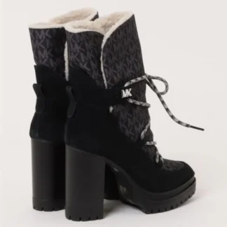 botas michael kors culver plataforma gamuza mujer trendstore chile original • botas michael kors tacón alto con plataforma vista frontal compra segura chile • detalle logo estampado botas michael kors mujer exclusivo chile • botas culver michael kors vista lateral suela goma envío chile • textura gamuza botas michael kors premium trendstore chile • botas mujer elegantes con plataforma michael kors outfit chile exclusivo • botas michael kors mujer look urbano sofisticado compra online chile • botas michael kors original mujer envío a todo chile trendstore