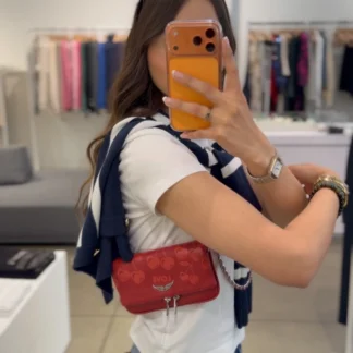 cartera zadig voltaire rock nano cherry roja mujer trendstore chile original • bolso zadig voltaire rojo alas strass cerezas compra chile • cartera nano zadig voltaire cuero granulado mujer chile • detalle alas metálicas strass bolso zadig voltaire exclusivo chile • cartera roja mujer crossbody zadig voltaire trendstore chile • bolso zadig voltaire rock nano vista frontal envío chile • cartera zadig voltaire original mujer compra online chile • bolso zadig voltaire cherry rojo envío seguro a todo chile trendstore