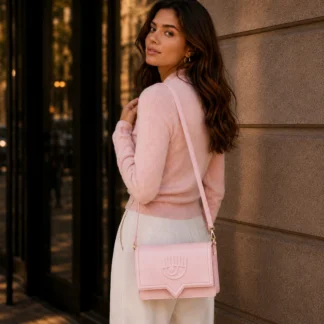 cartera chiara ferragni eyelike rosa mujer trendstore chile • bolso chiara ferragni ojo rosa crossbody original chile • cartera chiara ferragni rosa iconica compra online chile • bolso eyelike chiara ferragni mujer exclusivo chile • cartera rosa chiara ferragni detalles dorados chile • bolso crossbody chiara ferragni mujer trendstore chile • cartera chiara ferragni original envío seguro chile • bolso chiara ferragni eyelike rosa compra chile