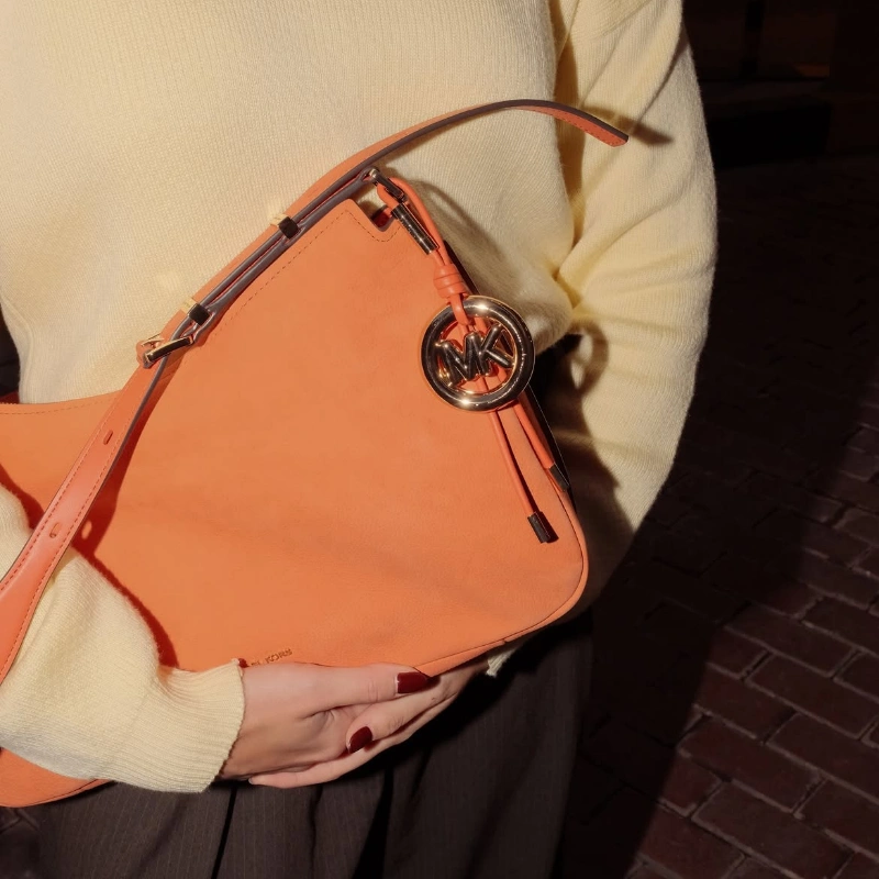 CARTERA DE HOMBRO MICHAEL KORS NOLITA MEDIANA CONVERTIBLE DE CUERO NOBUCK