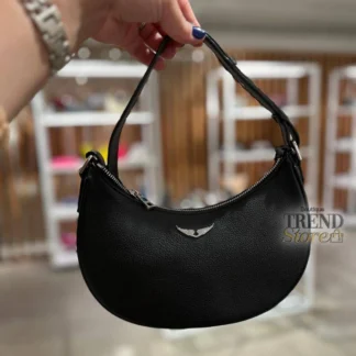 Disponibilidad Entrega inmediata en Trendstore Chile. SEO para imágenes Cartera Zadig & Voltaire Moonvibe de cuero negro original. Cartera Zadig & Voltaire Moonvibe negra de cuero. Bolso Zadig & Voltaire Moonvibe cuero genuino. Cartera negra Zadig & Voltaire para mujer. Detalle cartera Zadig & Voltaire Moonvibe de cuero. Cartera francesa Zadig & Voltaire Moonvibe original. Cartera Zadig & Voltaire negra disponible en Trendstore Chile. Bolso Zadig & Voltaire de cuero negro original con envío a todo